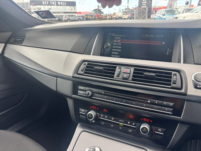 2014 Bmw 523i M-Sport Touring Wagon image 319428