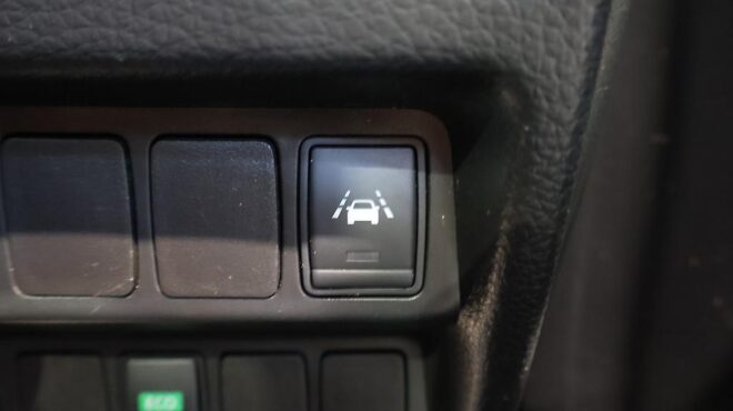 2018 Nissan Qashqai TI 2.0P/CVT image 319592