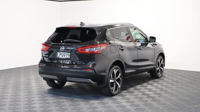 2018 Nissan Qashqai TI 2.0P/CVT image 319576