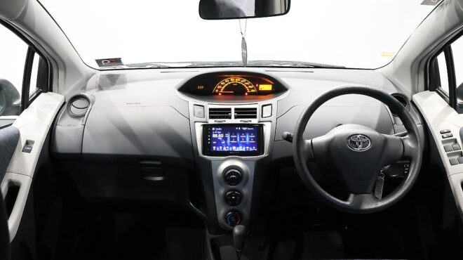 2011 Toyota Vitz REVERSE CAMERA + APPLE CARPLAY/ANDRIOD AUTO image 320961