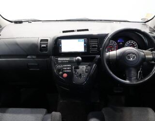 2005 Toyota Wish image 321365