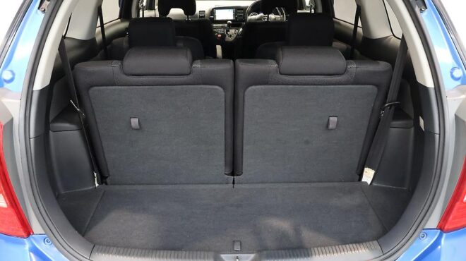 2005 Toyota Wish image 321359