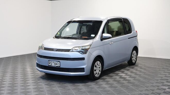 2012 Toyota Spade Power Sliding Door image 319921