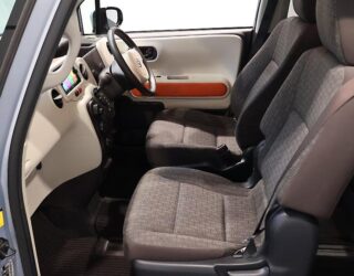 2012 Toyota Spade Power Sliding Door image 319922