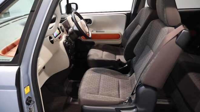 2012 Toyota Spade Power Sliding Door image 319922