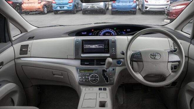 2012 Toyota Estima Hybrid, E Four X ,7 Seater image 320177
