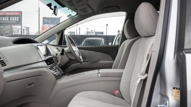 2012 Toyota Estima Hybrid, E Four X ,7 Seater image 320189