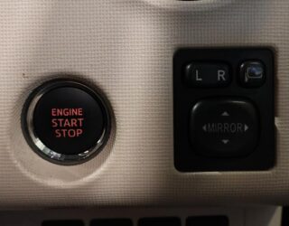 2012 Toyota Spade Power Sliding Door image 319935