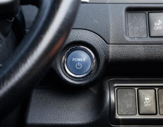 2013 Toyota Camry F hybrid , E seats, Push start image 322399