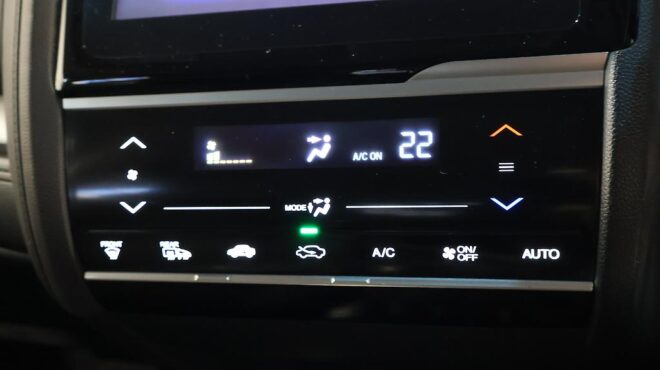 2013 Honda Fit Hybrid L Package image 321712