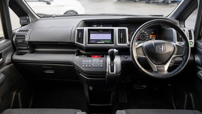 2013 Honda Stepwagon Spada Z, keyless 8 seater Version image 321680