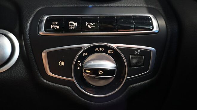 2016 Mercedes-benz Glc 220 NZ NEW GLC220D 2.1D/9AT/SW AMG image 322537