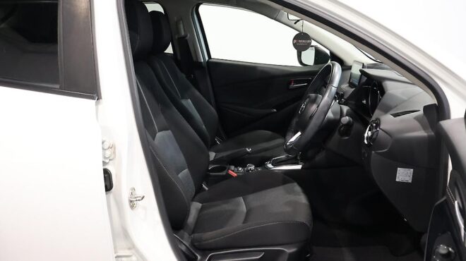 2017 Mazda Demio 13S Touring image 322090