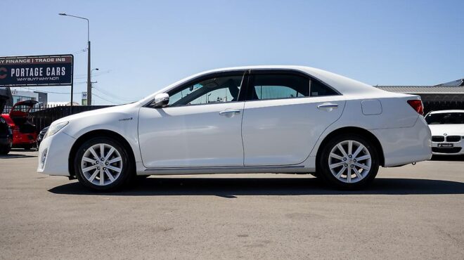 2013 Toyota Camry F hybrid , E seats, Push start image 322389