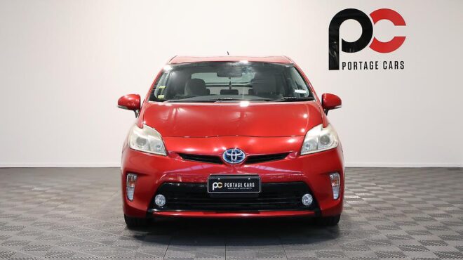 2014 Toyota Prius Climate control – Steering wheel controls image 321742