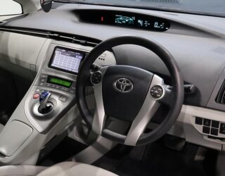 2014 Toyota Prius Climate control – Steering wheel controls image 321753