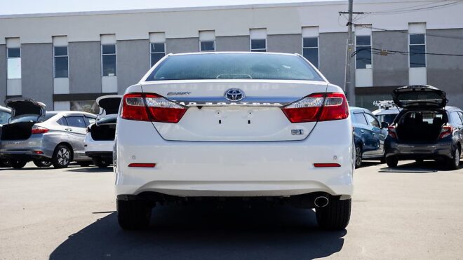 2013 Toyota Camry F hybrid , E seats, Push start image 322390