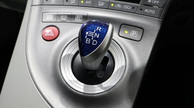 2014 Toyota Prius Climate control – Steering wheel controls image 321757