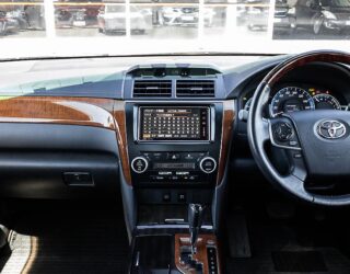 2013 Toyota Camry F hybrid , E seats, Push start image 322392