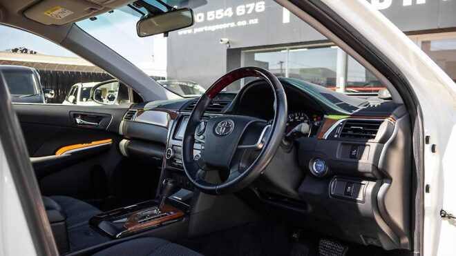 2013 Toyota Camry F hybrid , E seats, Push start image 322397